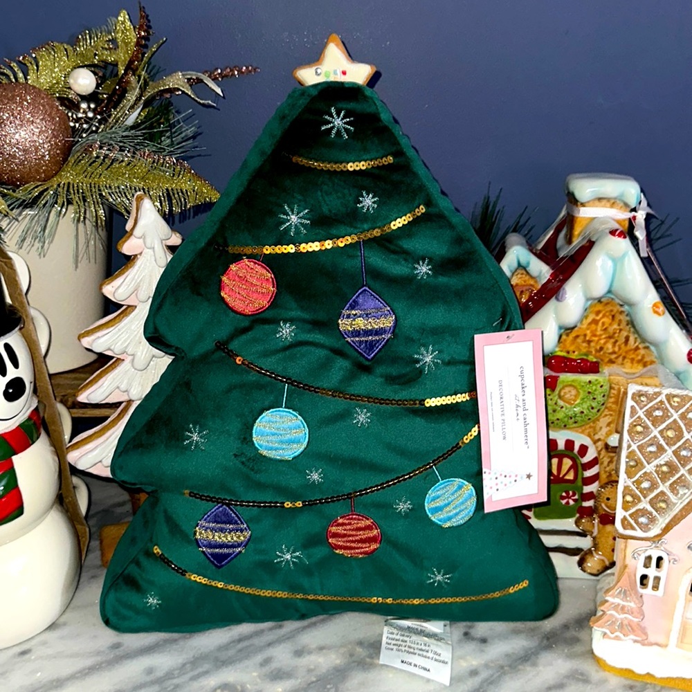 Cupcakes and cashmere Christmas tree pillow and 16 inches